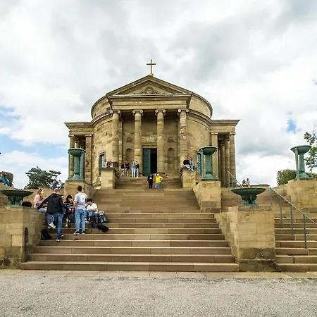 아파트 Overlooking *